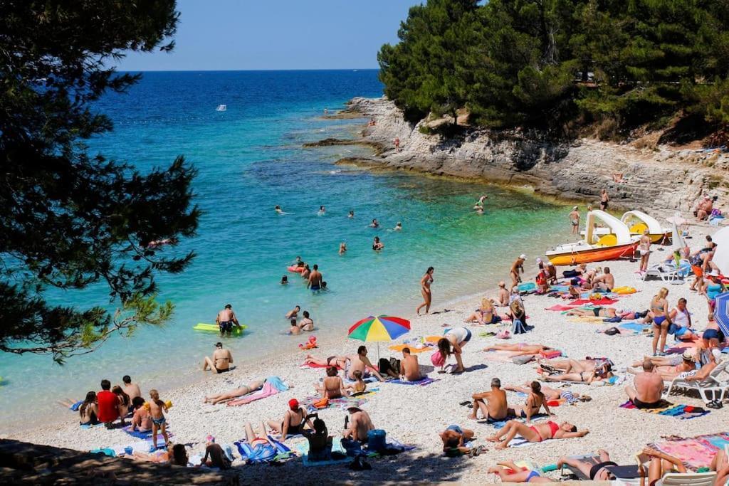 Apartman Monte Rizzi Appartement Pula Buitenkant foto