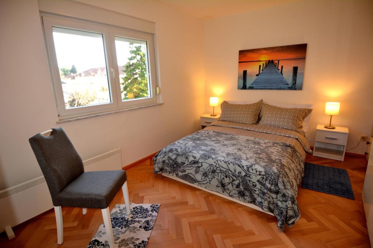 Apartman Monte Rizzi Appartement Pula Buitenkant foto